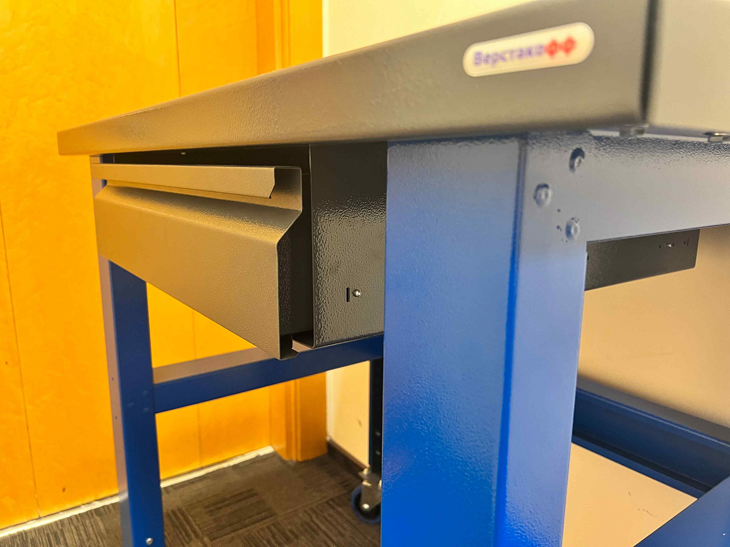 PLC 15.11 Стол металлический промышленный 1500х700 мм с 2-мя ящиками